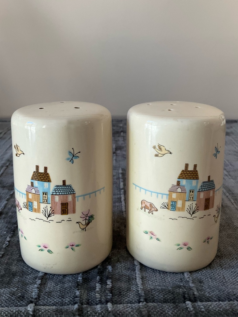 Vintage International Heartland Salt & Pepper Shakers 3.5 inch with Stoppers